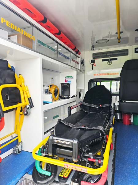 Fabricacion de ambulancias con camillas y sillas spencer